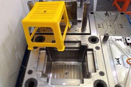 注塑模具加工中模具原理及組成要點(diǎn)有那些呢？