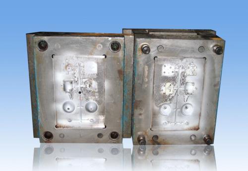 深圳塑膠模具廠，塑料模具零配件的熱處理工藝介紹